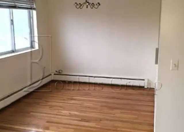 Property at 21-11 43rd St Unit NA, Queens, NY, 11105, 3 beds, 1.5 baths, [object Object]