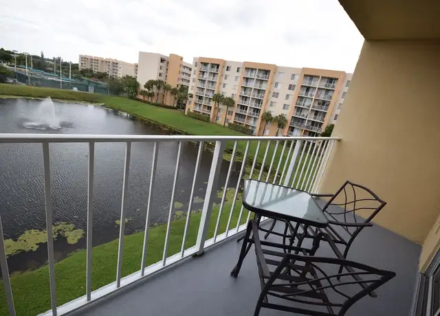 Photo of 2882 Tennis Club Dr, West Palm Beach, FL 33417