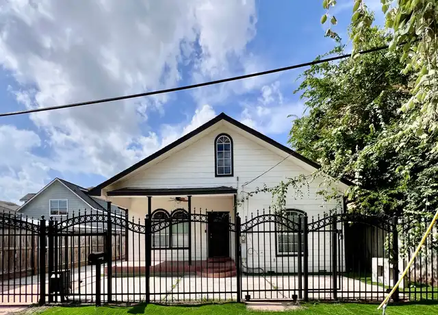 Property at 4416 Spencer St, Houston, TX, 77007, 3 beds, 2 baths, [object Object]