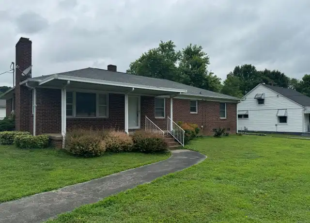 Property at 1020 W Catawba Ave, Mt Holly, NC, 28120, 4 beds, 2 baths, [object Object]