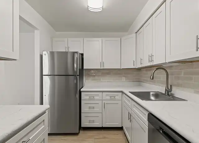 Property at Gateway Apartments - 200 Gateway Dr, Kingston, PA, 18704, 1-3 bed, 1-2 bath, [object Object]