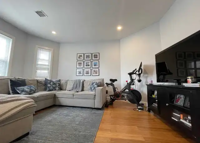 Property at 695 E 7th St Unit 2, Boston, MA, 02127, 3 beds, 1 bath, [object Object]