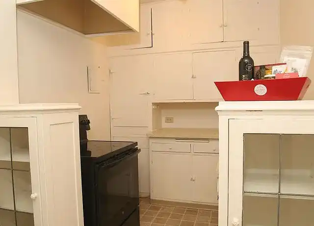 Property at Mulholland - 507 Harvard Ave E, Seattle, WA, 98102, 1 bed, 1 bath, [object Object]
