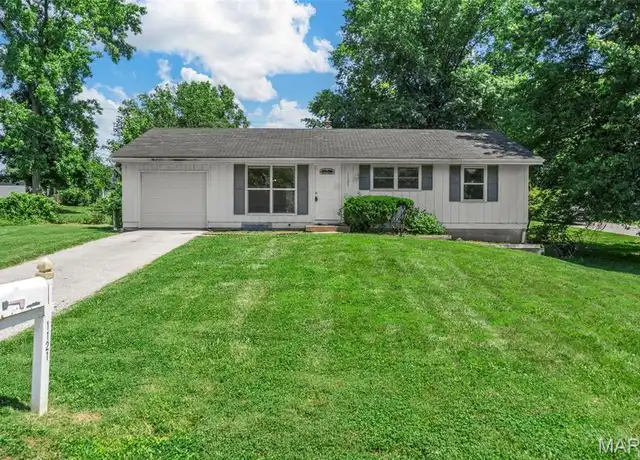 Property at 1121 Dauphine Ln, Manchester, MO, 63011, 3 beds, 1.5 baths, [object Object]