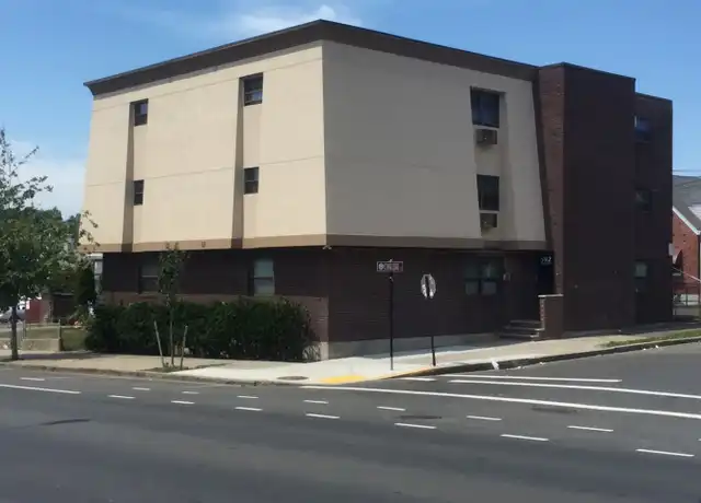 Property at 592 Broadway Unit 7, Revere, MA, 02151, 1 bed, 1 bath, [object Object]