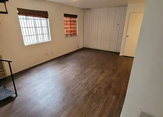 Property at 1130 W 30th St Unit 1130-3A, Los Angeles, CA, 90007, 0 beds, 1 bath, [object Object]