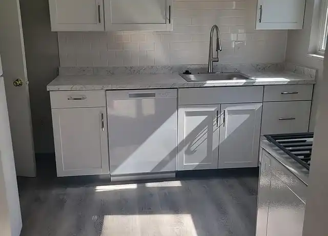 Property at Sleepy Hollow Apartments - 946 Sleepy Hollow Rd, Pittsburgh, PA, 15234, 3 beds, 1 bath, [object Object]