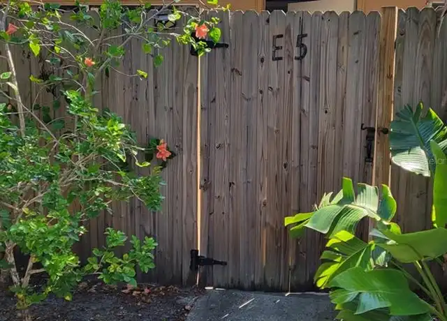 Property at 500 N Jefferson Ave Apt E5, Sarasota, FL, 34237, 2 beds, 1 bath, [object Object]