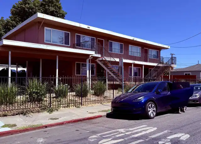 Property at 10100 Walnut St Unit 1, Oakland, CA, 94603, 2 beds, 1 bath, [object Object]