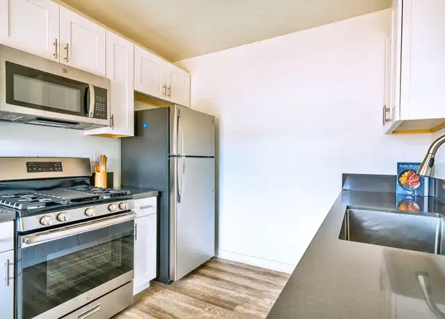 Property at 570 N Los Robles Ave Unit 05, Pasadena, CA, 91101, 2 beds, 1 bath, [object Object]