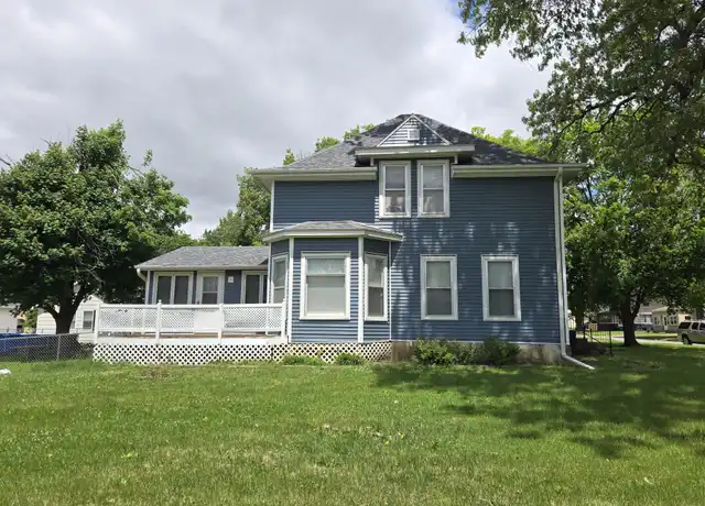 Property at 607 E 7th St N, Newton, IA, 50208, 4 beds, 2 baths, [object Object]