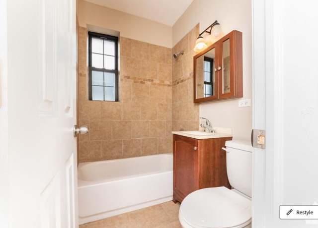 Photo of 894 Green Bay Rd, Winnetka, IL 60093