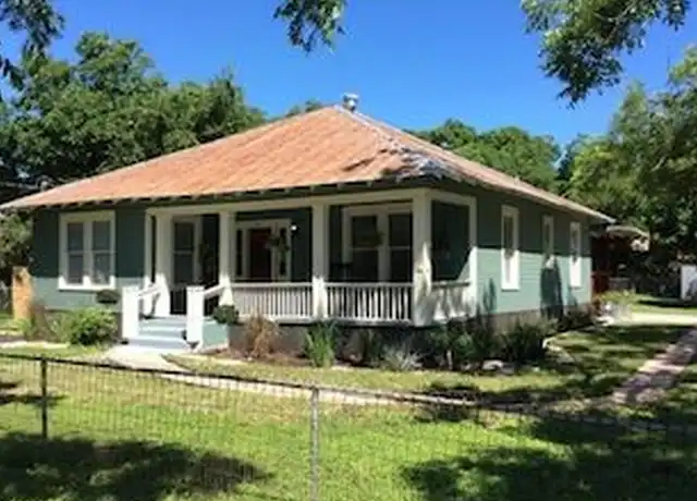 Property at 487 E Common St, New Braunfels, TX, 78130, 2 beds, 2 baths, [object Object]