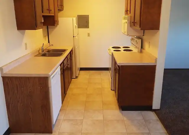 Property at 904 16th St N Unit 01, Fargo, ND, 58102, 2 beds, 1 bath, [object Object]