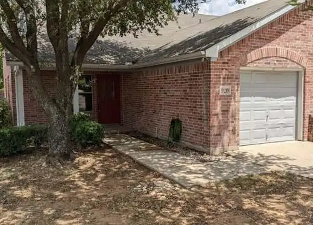 Property at 920 W Sierra Vista Ct, Midlothian, TX, 76065, 3 beds, 2 baths, [object Object]