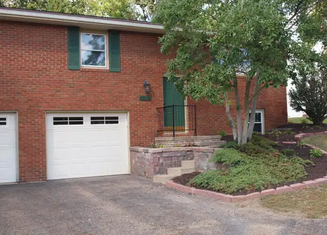 Property at 2328 Nottingham St NW Unit 2, Massillon, OH, 44646, 2 beds, 1 bath, [object Object]