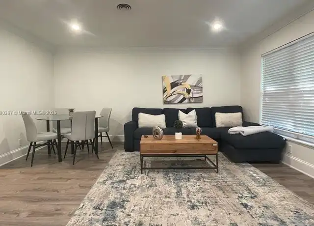 Property at 15 NE 16th Ct Unit 2, Fort Lauderdale, FL, 33305, 2 beds, 2 baths, [object Object]
