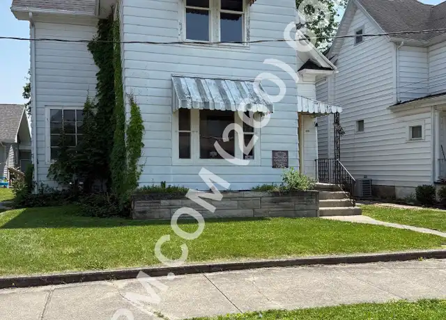 Property at 335 Washington St Unit 1, Huntington, IN, 46750, 3 beds, 1 bath, [object Object]