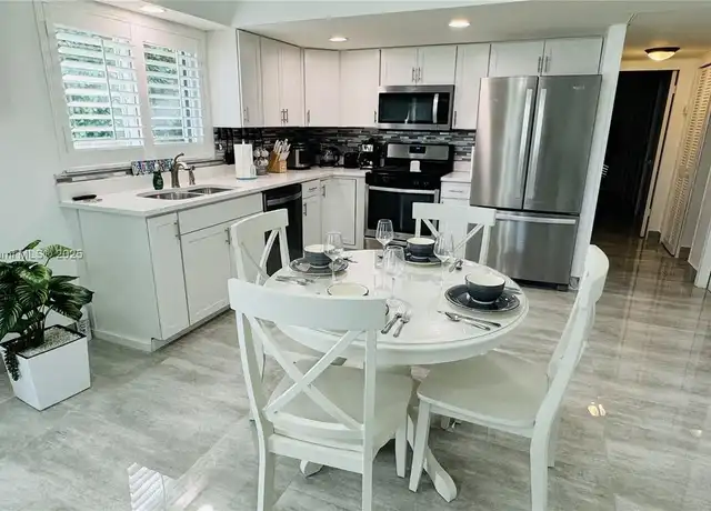 Property at 443 4th Rd, Key Largo, FL, 33037, 2 beds, 1 bath, [object Object]
