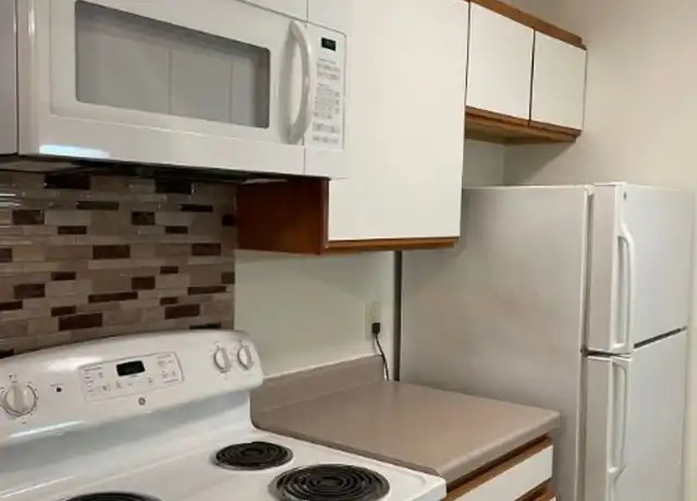 Property at 417 E 1st Ave Unit 417-7 Upper 2 Bedroom, Elkhorn, WI, 53121, 2 beds, 1 bath, [object Object]