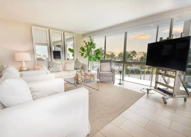 Property at 1820 Avenida Del Mundo Unit Vacation, Coronado, CA, 92118, 2 beds, 2 baths, [object Object]