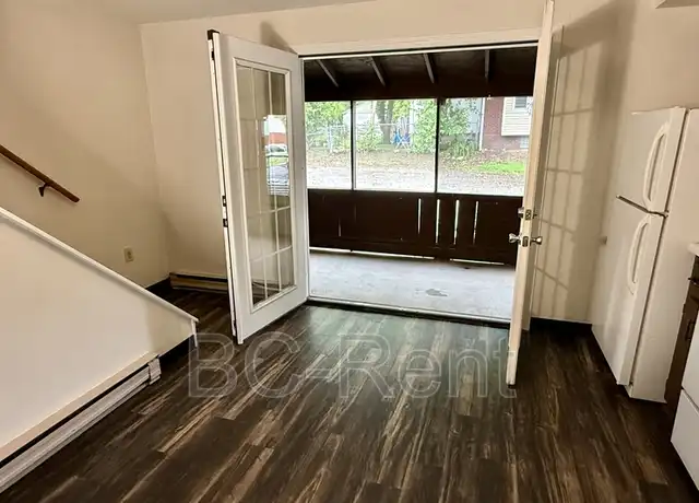 Property at 230 W Madison St Unit 3, Rochester, PA, 15074, 2 beds, 1 bath, [object Object]