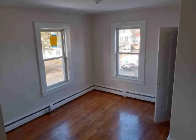 Property at 94 Midland St, Lowell, MA, 01851, 1 bed, 1 bath, [object Object]