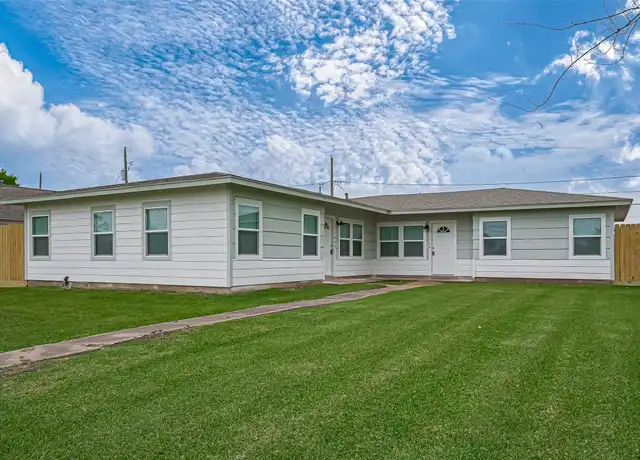 Property at 1747 W 5th St, Freeport, TX, 77541, 2 beds, 1 bath, [object Object]