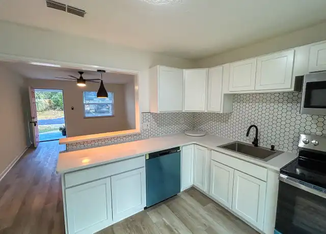 Property at 414 SE 8th St, Gainesville, FL, 32601, 1 bed, 1 bath, [object Object]