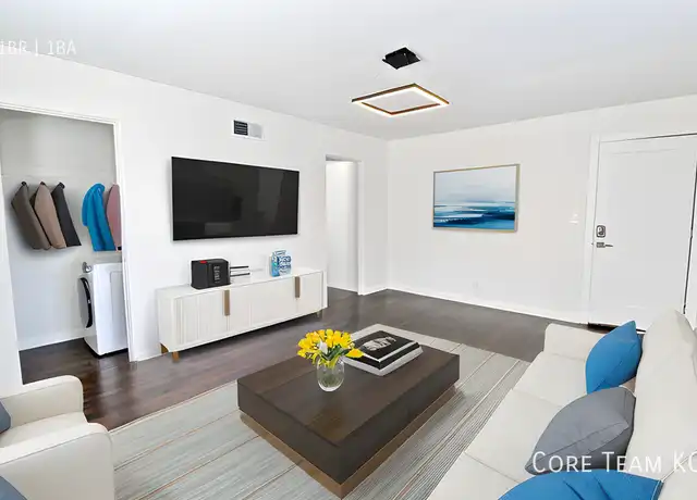 Property at 4128 Roanoke Rd Unit 1051-2, Kansas City, MO, 64111, 1 bed, 1 bath, [object Object]
