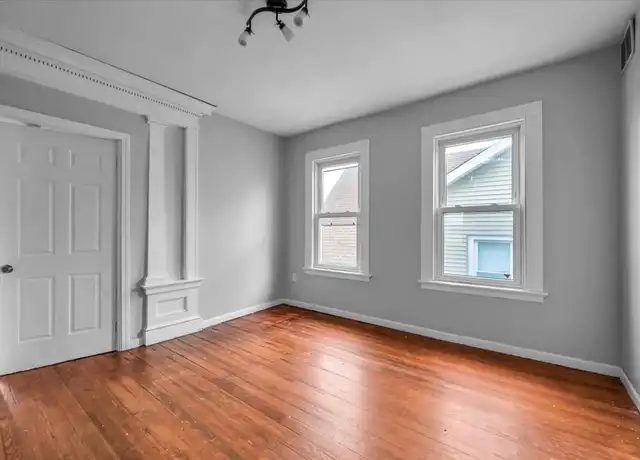 Property at 33 Giles St, Waterbury, CT, 06704, 3 beds, 1 bath, [object Object]