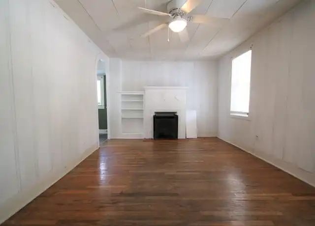 Property at 2012 Sanguinet St, Fort Worth, TX, 76107, 1 bed, 1 bath, [object Object]