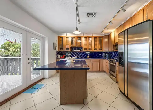 Property at 400 SE 31st St Unit 8, Fort Lauderdale, FL, 33316, 2 beds, 1.5 baths, [object Object]