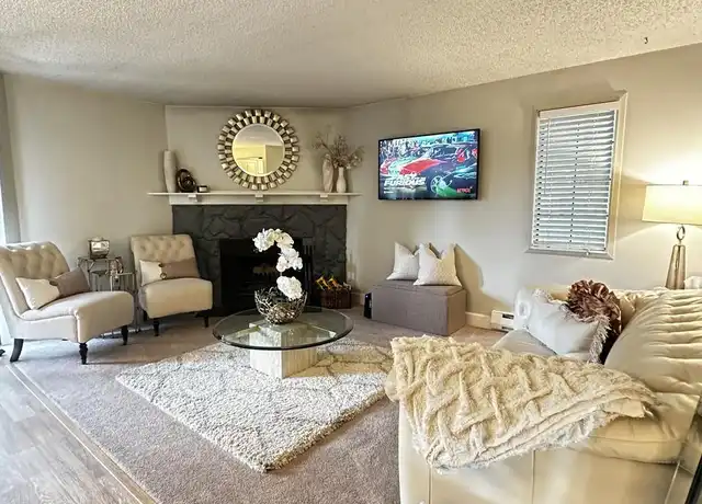 Property at 12515 NE 116th St Unit B-33, Kirkland, WA, 98034, 2 beds, 1 bath, [object Object]
