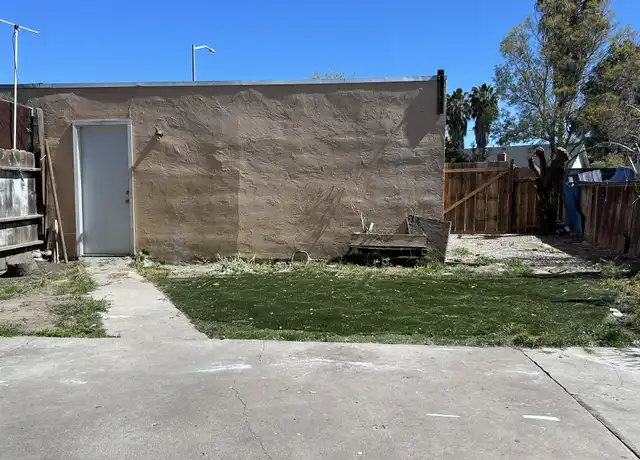 Property at 672 Palm Cir, Tracy, CA, 95376, 4 beds, 1.5 baths, [object Object]