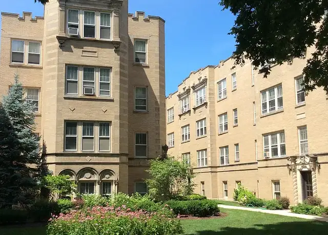Photo of 810 Forest Ave, Evanston, IL 60202