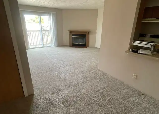 Property at 10919 Cottonwood Ln Unit 25, Omaha, NE, 68164, 1 bed, 1 bath, [object Object]