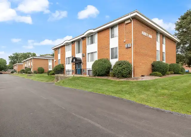 Property at Abbey Run Apartments - 3355 W Alexis Rd, Toledo, OH, 43623, 0-2 beds, 1 bath, [object Object]