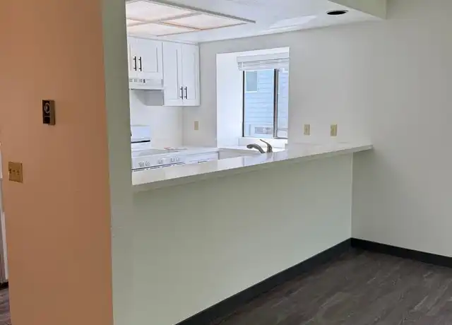 Property at 3019 3rd Ave W Unit 2, Seattle, WA, 98119, 2 beds, 1 bath, [object Object]
