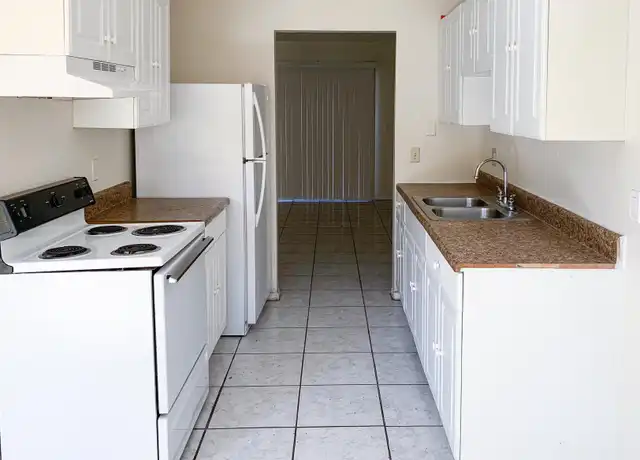 Property at 102 Logarto Cir Unit B-104, Tampa, FL, 33612, 2 beds, 1.5 baths, [object Object]