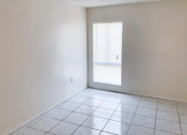 Property at 102 Logarto Cir Unit B-104, Tampa, FL, 33612, 2 beds, 1.5 baths, [object Object]