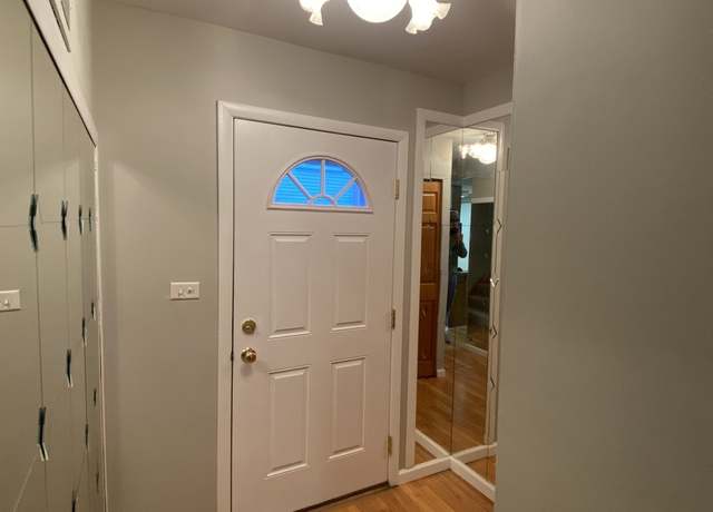 Photo of 8440 Linder Ct, Skokie, IL 60077