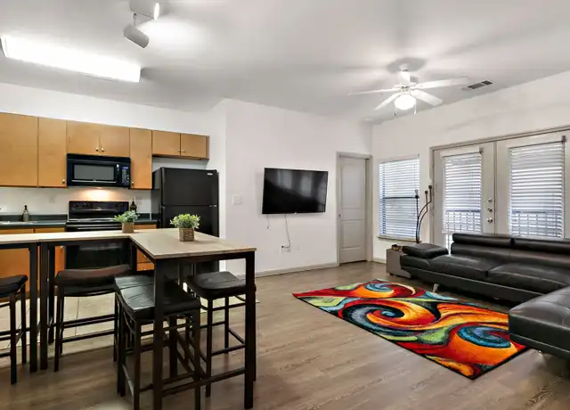 Property at 304 E 30th St Unit 3, Austin, TX, 78705, 5 beds, 2 baths, [object Object]