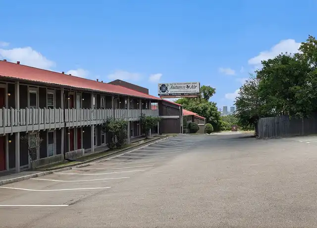 Property at Red Top at Green Springs - 2418 Green Springs Hwy, Birmingham, AL, 35209, 1 bed, 1 bath, [object Object]