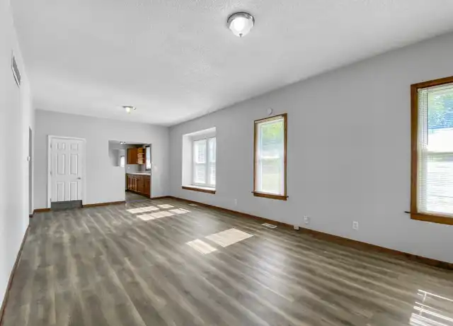 Property at 6608 E 67th St, Kansas City, MO, 64133, 3 beds, 1 bath, [object Object]