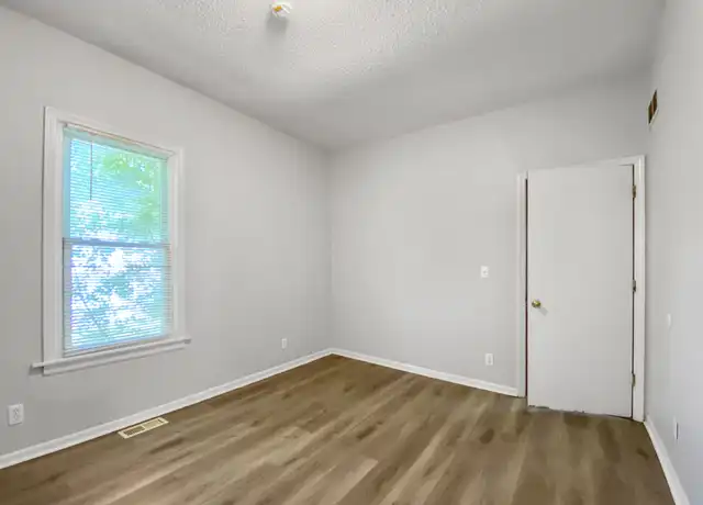 Property at 6608 E 67th St, Kansas City, MO, 64133, 3 beds, 1 bath, [object Object]