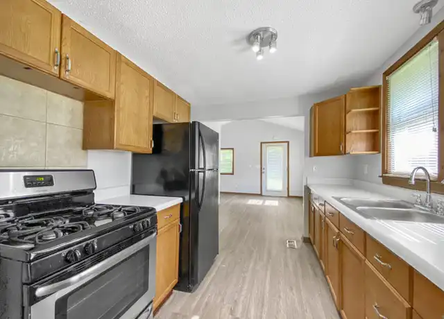 Property at 6608 E 67th St, Kansas City, MO, 64133, 3 beds, 1 bath, [object Object]