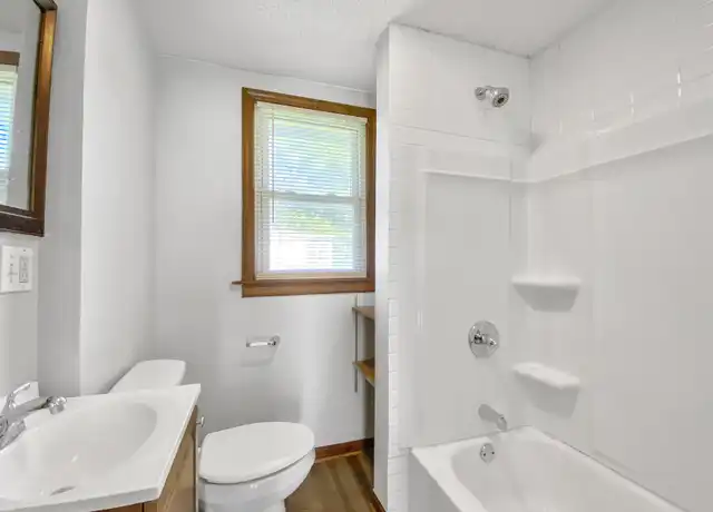 Property at 6608 E 67th St, Kansas City, MO, 64133, 3 beds, 1 bath, [object Object]