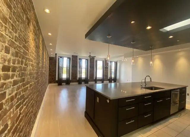 Property at 106 W Summit Hill Dr #302, Knoxville, TN, 37902, 1 bed, 2 baths, [object Object]