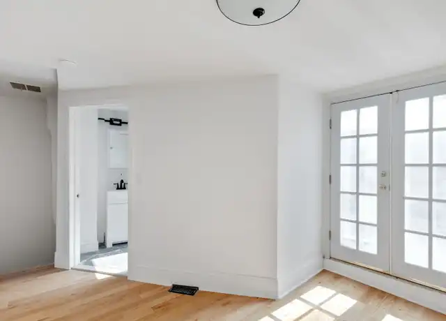 Property at 168 W Laurel St, Philadelphia, PA, 19123, 3 beds, 2.5 baths, [object Object]